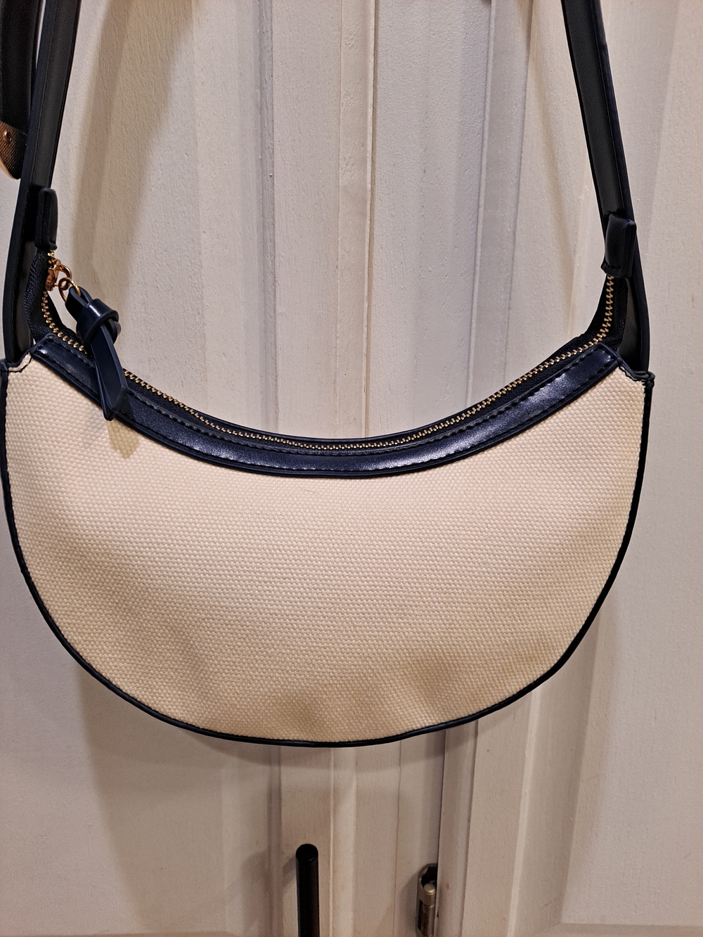 Antik Kraft Cream Cotton Canvas Crescent Moon Shoulder Bag w/Navy Trim Modern